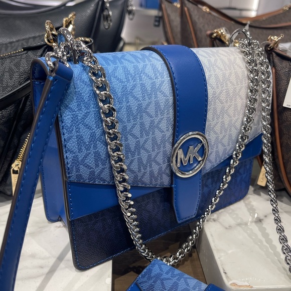 Michael Kors Greenwich Sm Ombré Color-Block Signature Logo Flap Crossbody
Galaxy - Picture 3 of 16